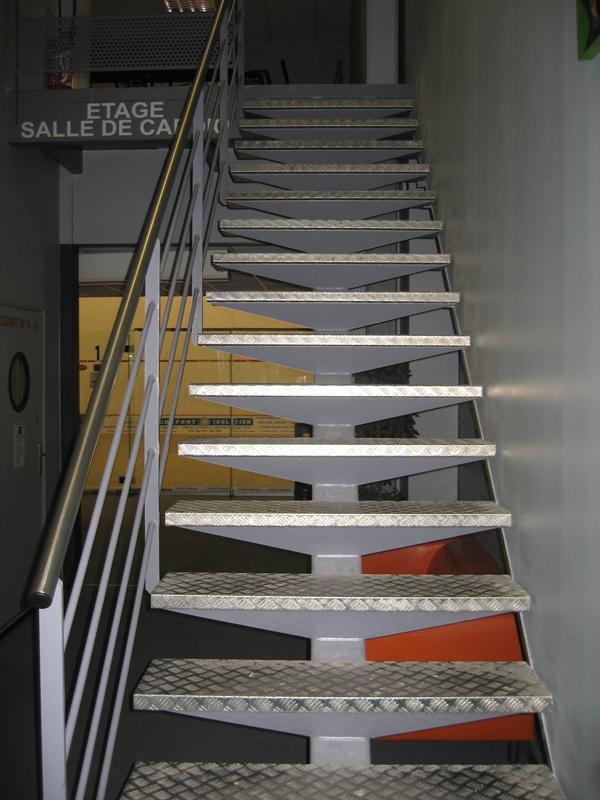 escalier métallique serrurerie métallerie matrat fontaine-lès-dijon (21)